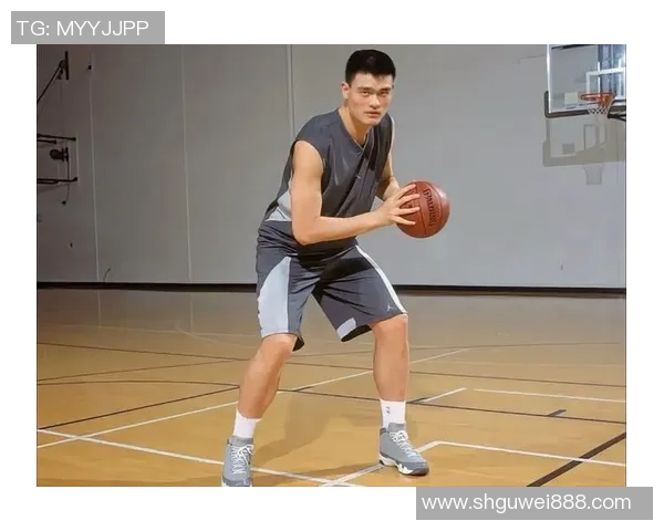 姚明亲手制作盒饭分享健康饮食理念与运动员生活的完美结合