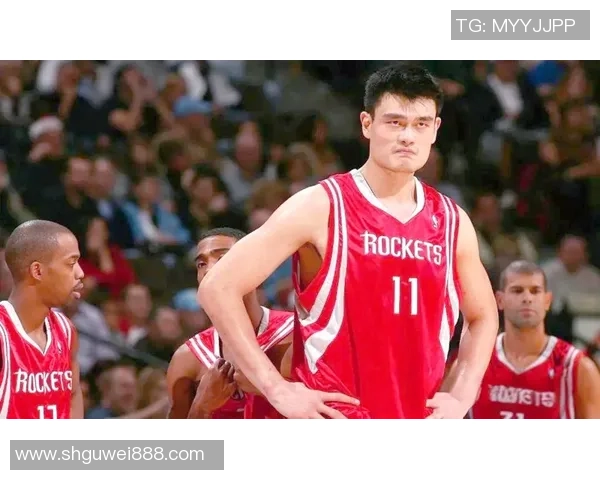 姚明在篮球场上的辉煌瞬间与传奇生涯的视觉盛宴