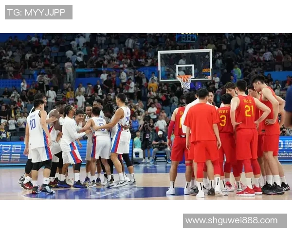 篮球场上的意外碰撞kb不慎撞伤姚明引发的热议与反思