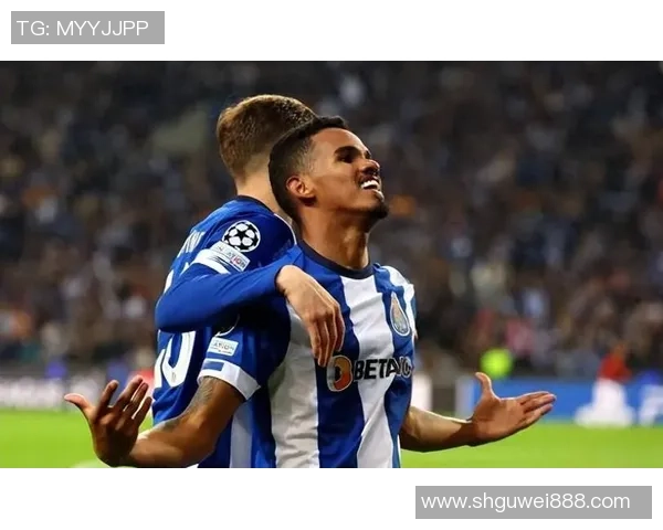 友谊赛巴萨与波尔图战平点球大战激烈瞬间引发全场热烈反响