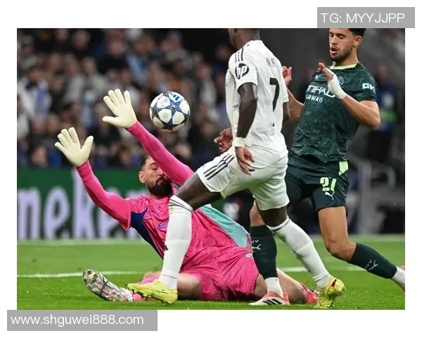 友谊赛惊现冷门那不勒斯与皇马战平精彩扑救引发全场欢呼